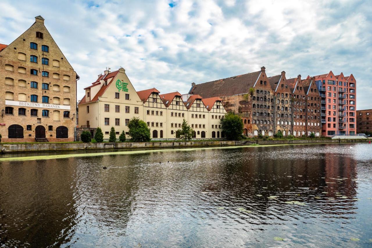 Pobookowane River View Apartments Gdańsk Exteriör bild
