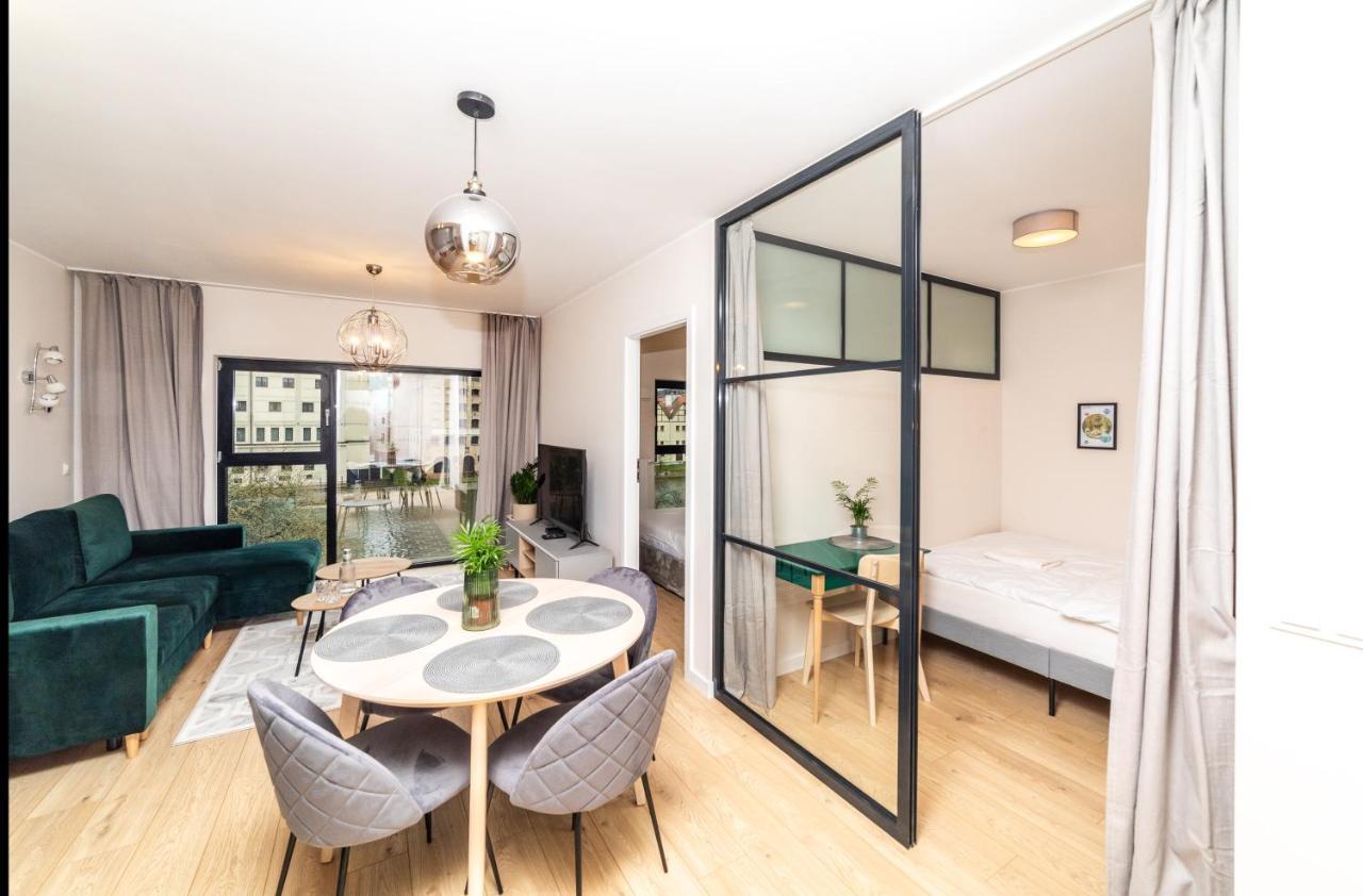 Pobookowane River View Apartments Gdańsk Exteriör bild